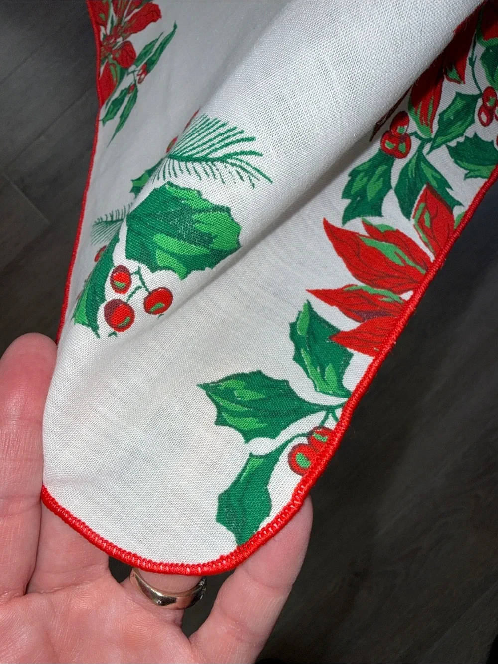 Vintage Christmas holiday tablecloth Pointsettias rectangle rounded corners